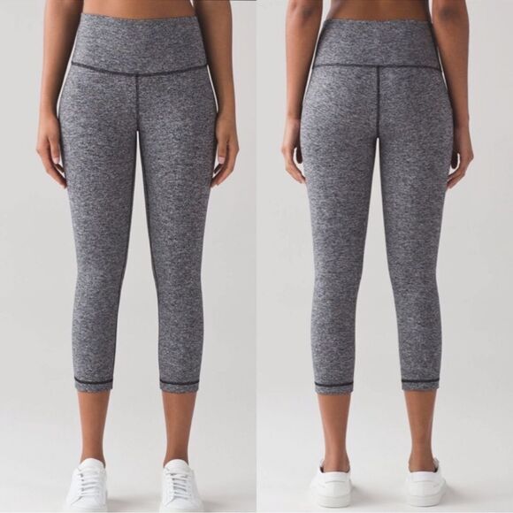 Lululemon Wunder Under Crop Hi-Rise 21"
Heathered Gray 8 - Picture 1 of 9